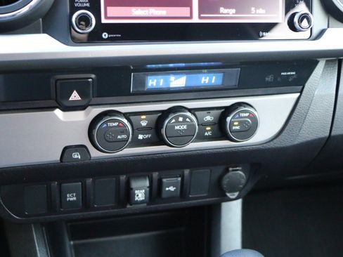 Used 2021 Toyota Tacoma SR5 RWD image 20