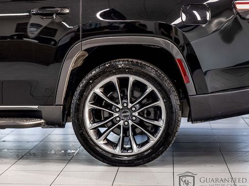 Used 2022 Jeep Wagoneer Series II w/ Premium Group I AWD/4WD image 8