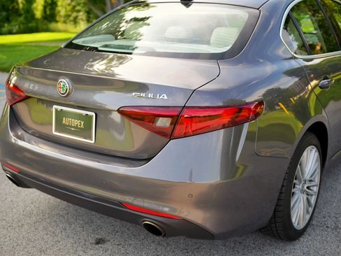 Used 2018 Alfa Romeo Giulia Ti w/ Quick Order Package 22X Lusso AWD/4WD image 38