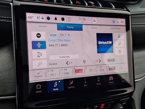 Used 2023 Jeep Grand Cherokee L Limited w/ Luxury Tech Group II AWD/4WD image 18