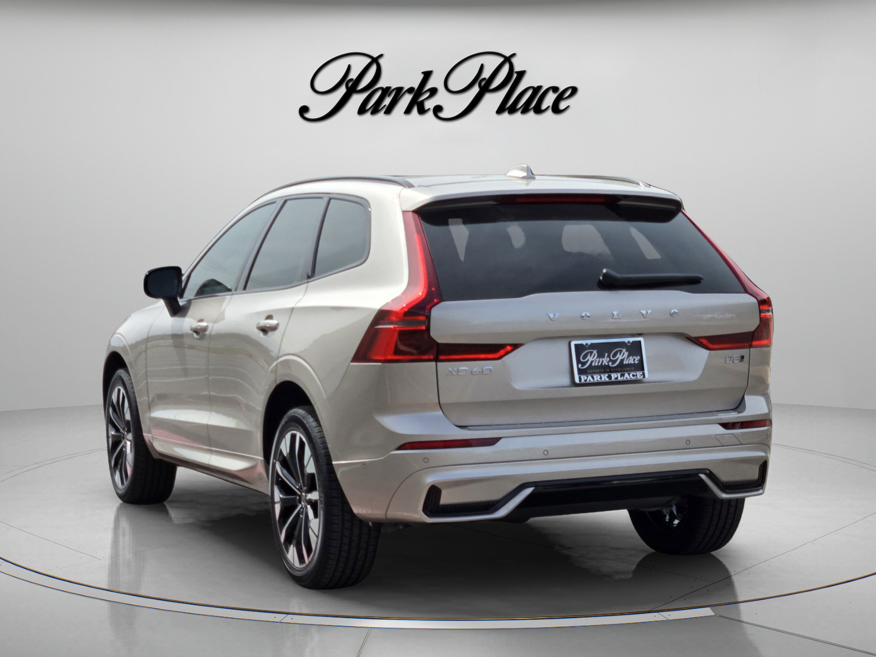 Used 2026 Volvo XC60 B5 Plus w/ Protection Package Premier AWD/4WD image 3