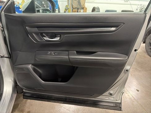 Used 2025 Honda CR-V EX image 16