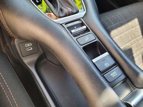 Used 2025 Honda HR-V Sport image 21