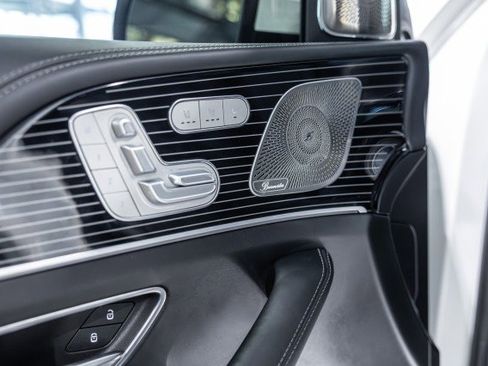 Used 2023 Mercedes-Benz Maybach GLS 600 4MATIC image 30