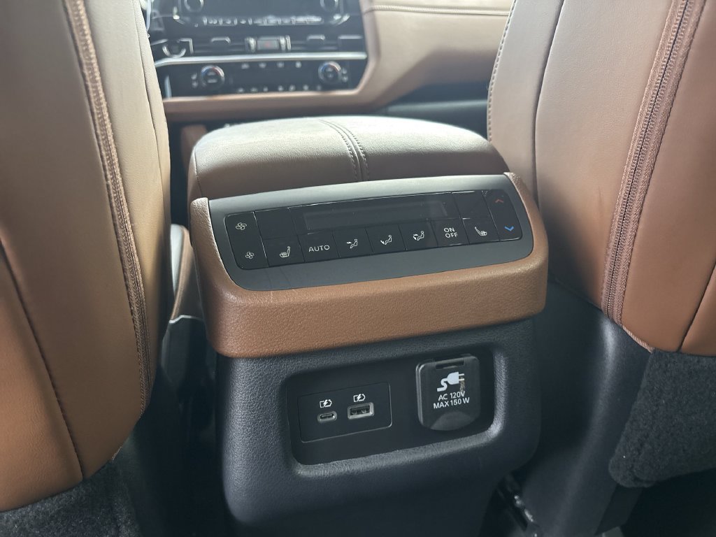 Certified 2025 Nissan Pathfinder Platinum w/ Lighting Package (N92) AWD/4WD image 20
