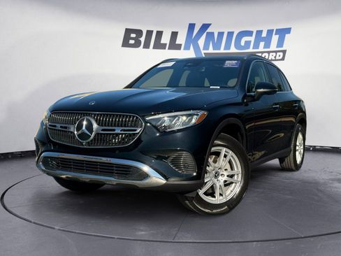 Used 2025 Mercedes-Benz GLC 300 4MATIC image 1