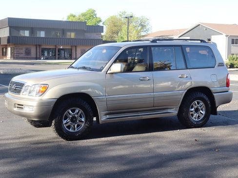 Used 1999 Lexus LX 470 4WD image 10