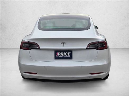 Used 2019 Tesla Model 3 Standard Range Plus image 7
