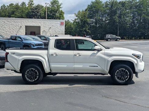 Used 2026 Toyota Tacoma TRD Sport AWD/4WD image 8