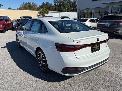 New 2026 Volkswagen Jetta SE image 4