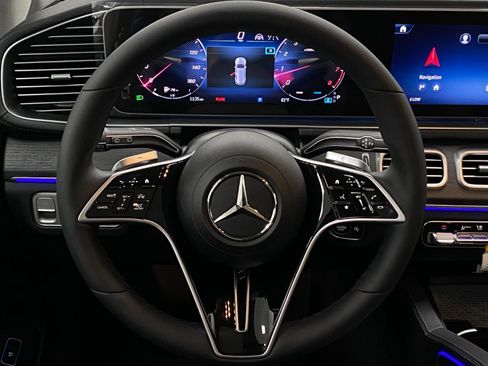 New 2026 Mercedes-Benz GLS 450 4MATIC image 16