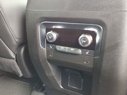 Used 2025 GMC Yukon Denali AWD/4WD image 12