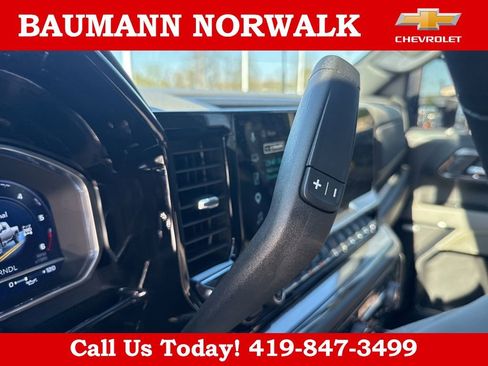 Used 2025 Chevrolet Silverado 2500 ZR2 w/ Technology Package AWD/4WD image 11