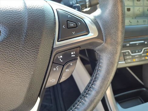 Used 2018 Ford Fusion SE w/ Fusion SE Technology Package FWD image 32