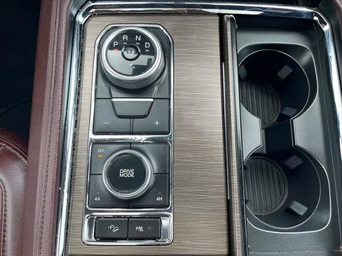 Used 2024 Ford Expedition Limited AWD/4WD image 33