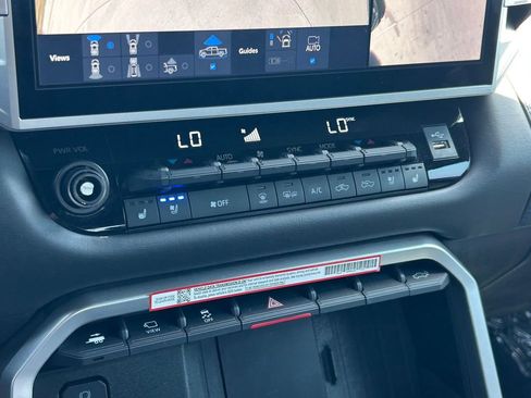 Used 2025 Toyota Tundra Platinum image 38