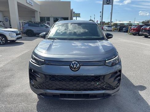 New 2025 Volkswagen Tiguan SE R-Line image 2