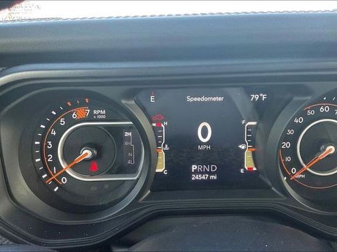 Used 2024 Jeep Wrangler Unlimited Rubicon image 24