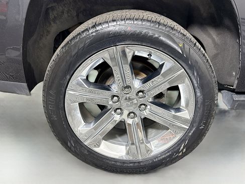 Used 2020 GMC Yukon Denali w/ Denali Ultimate Package image 32