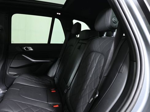 Used 2024 BMW X5 xDrive40i w/ Premium Package AWD/4WD image 4