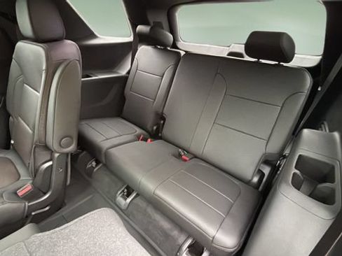 Used 2023 Chevrolet Traverse High Country w/ LPO, Floor Liner Package FWD image 34