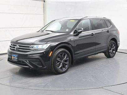 Used 2022 Volkswagen Tiguan SE w/ Panoramic Sunroof Package