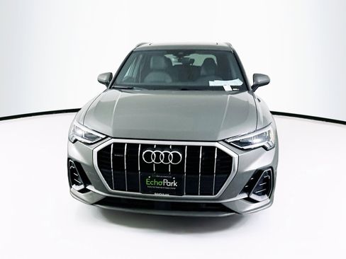 Used 2023 Audi Q3 2.0T Premium image 2