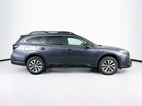 Used 2025 Subaru Outback Premium image 10