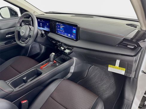 New 2026 Nissan Kicks SR FWD image 27