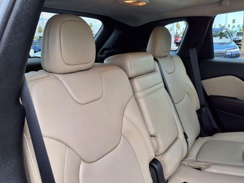 Used 2017 Jeep Cherokee Limited FWD image 23