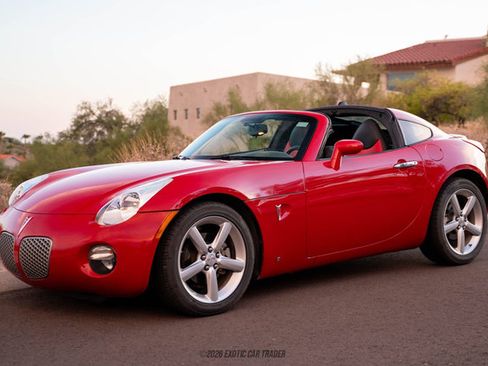 Used 2009 Pontiac Solstice Coupe RWD image 12