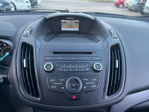 Used 2017 Ford Escape SE image 13