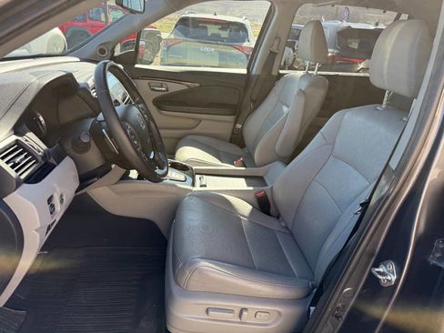 Used 2017 Honda Pilot Elite image 3