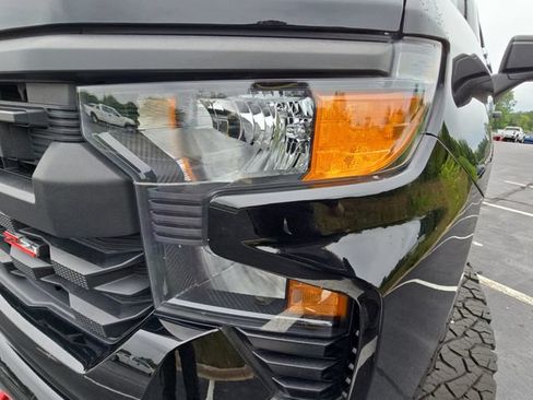 Used 2022 Chevrolet Silverado 1500 Custom Trail Boss AWD/4WD image 31