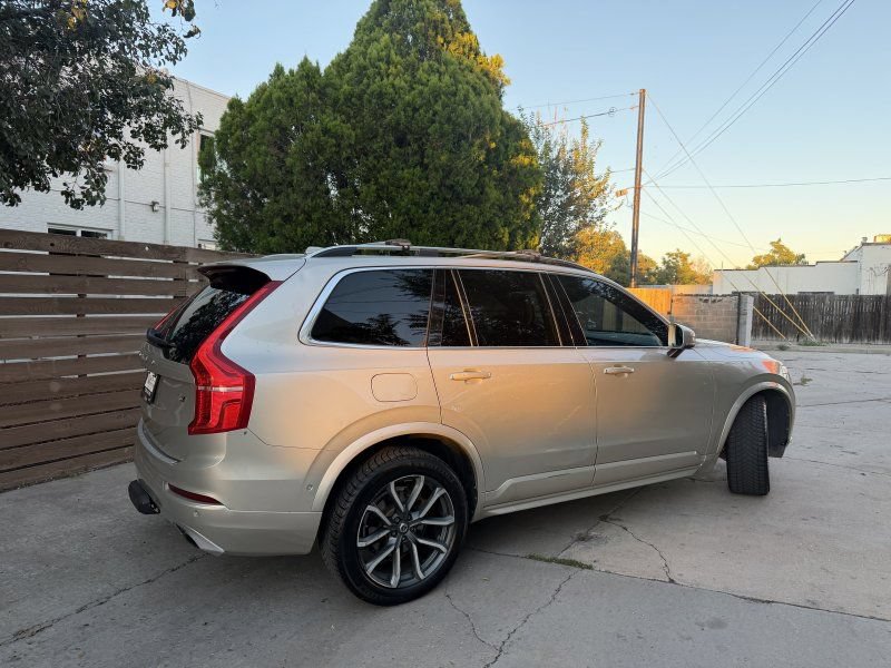 Used 2016 Volvo XC90 T6 Momentum w/ Momentum Plus Package AWD/4WD image 4