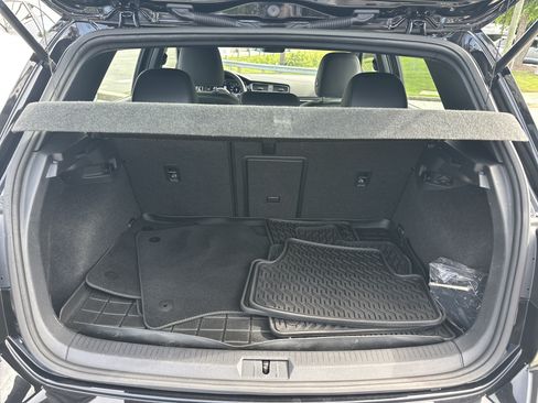 Used 2018 Volkswagen Golf R 4-Door AWD/4WD image 21