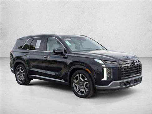 Used 2024 Hyundai Palisade Limited FWD image 3