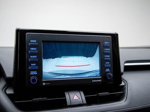 Used 2022 Toyota RAV4 XLE image 28