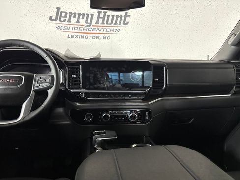 Used 2024 GMC Sierra 1500 SLT w/ SLT Convenience Package AWD/4WD image 26