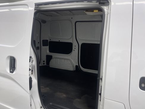 Used 2017 Chevrolet City Express LS image 17