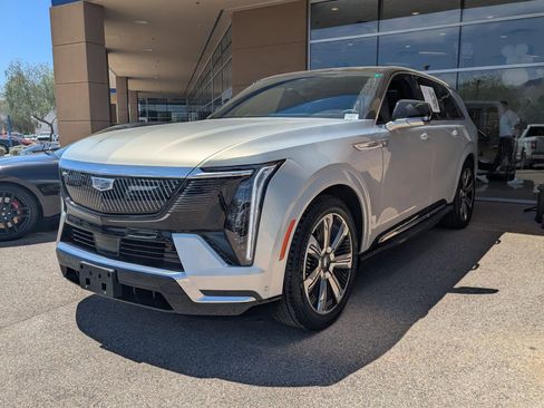Certified 2025 Cadillac Escalade IQ Luxury 2 AWD/4WD image 32
