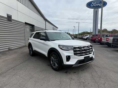 New 2026 Ford Explorer Active w/ Active Comfort Package image 2