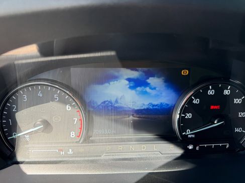 Used 2024 Ford Explorer Limited image 17