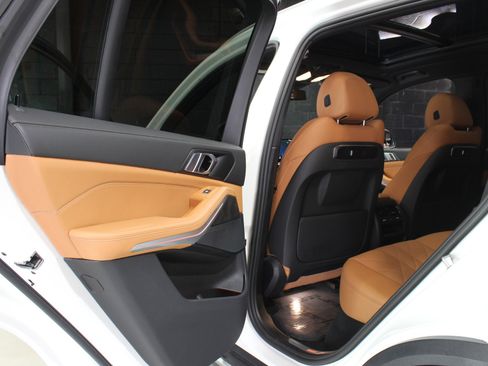 Used 2024 BMW X5 sDrive40i image 39