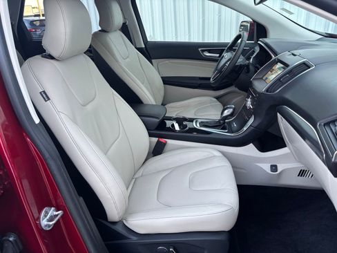 Used 2017 Ford Edge Titanium w/ Technology Package image 38