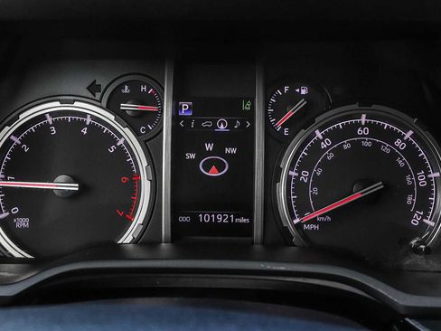 Used 2024 Toyota 4Runner TRD Off-Road Premium w/ Off Road Premium Plus Package AWD/4WD image 34