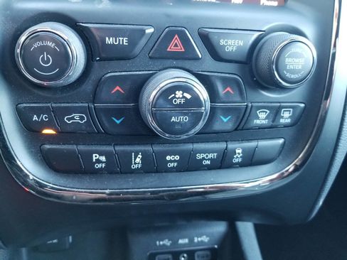 Used 2019 Dodge Durango R/T w/ Technology Group image 27