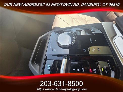 Used 2023 BMW iX xDrive50 w/ Sport Package AWD/4WD image 14