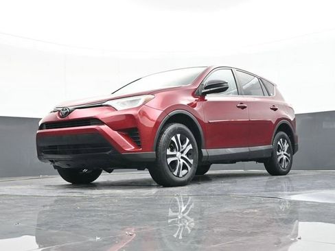 Used 2018 Toyota RAV4 LE image 51