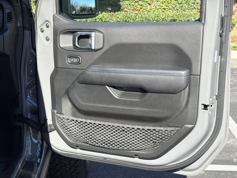 Used 2023 Jeep Wrangler Unlimited Rubicon 4xe image 34